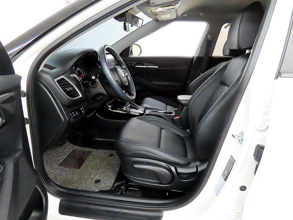 KIA Seltos - Vista 5