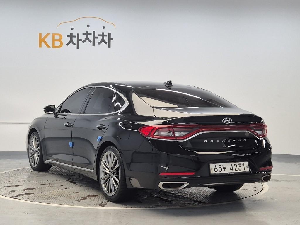 HYUNDAI Grandeur - Vista 2