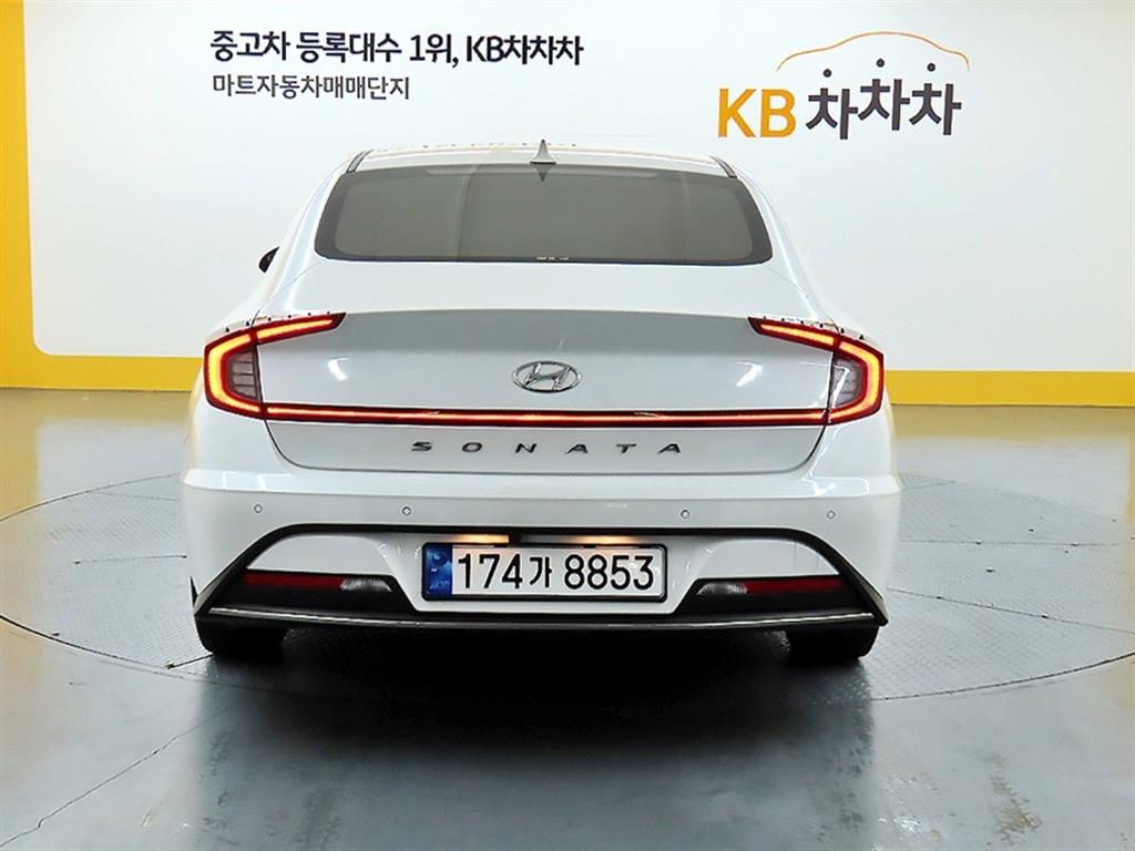 HYUNDAI Sonata - Vista 3