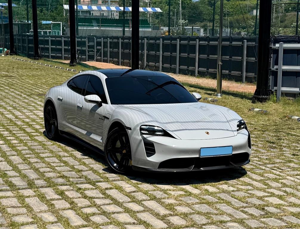 Porsche Taycan - Vista 2