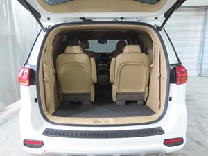KIA Carnival - Vista 10