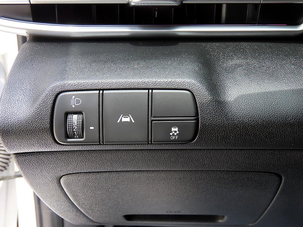 HYUNDAI Avante - Vista 12