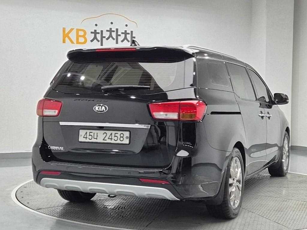 KIA Carnival - Vista 3