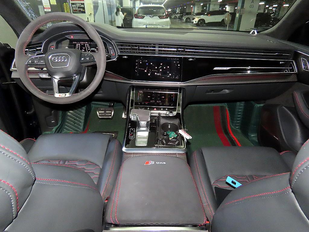 Audi RSQ8 - Vista 10