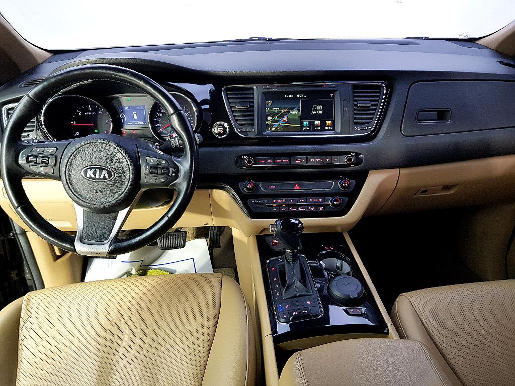 KIA Carnival - Vista 5