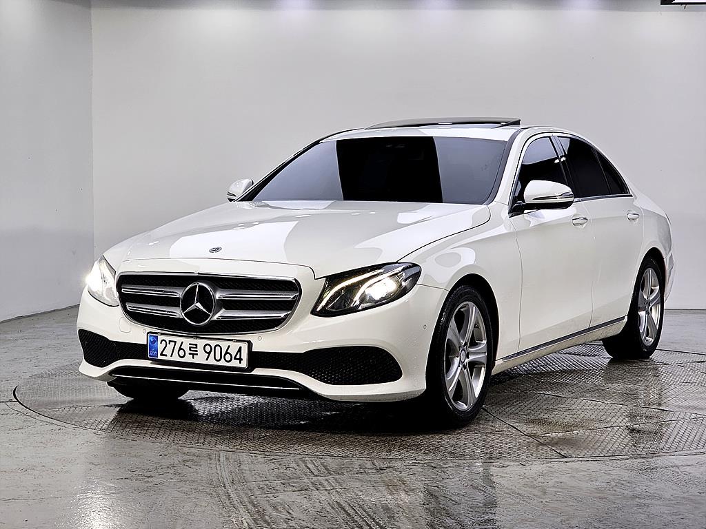 Mercedes Benz E class 2018 Blanco - Importación desde Corea - HF Imports Iquique - Foto 1