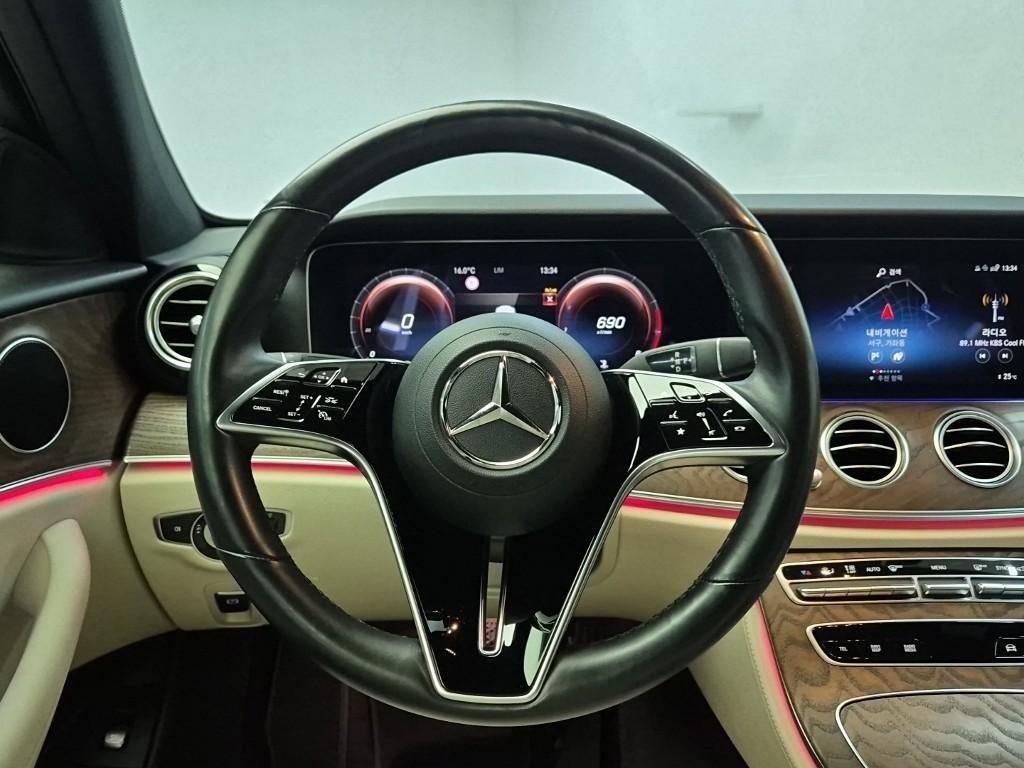 Mercedes Benz E class - Vista 9