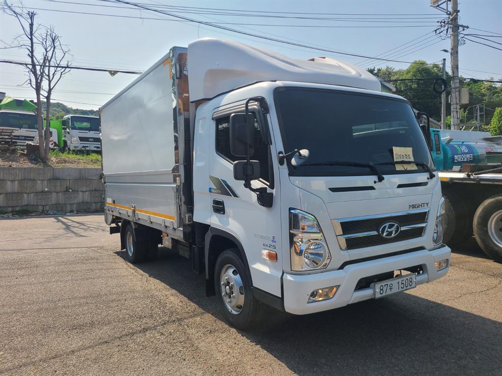 medium and large cargo truck - Vista 2