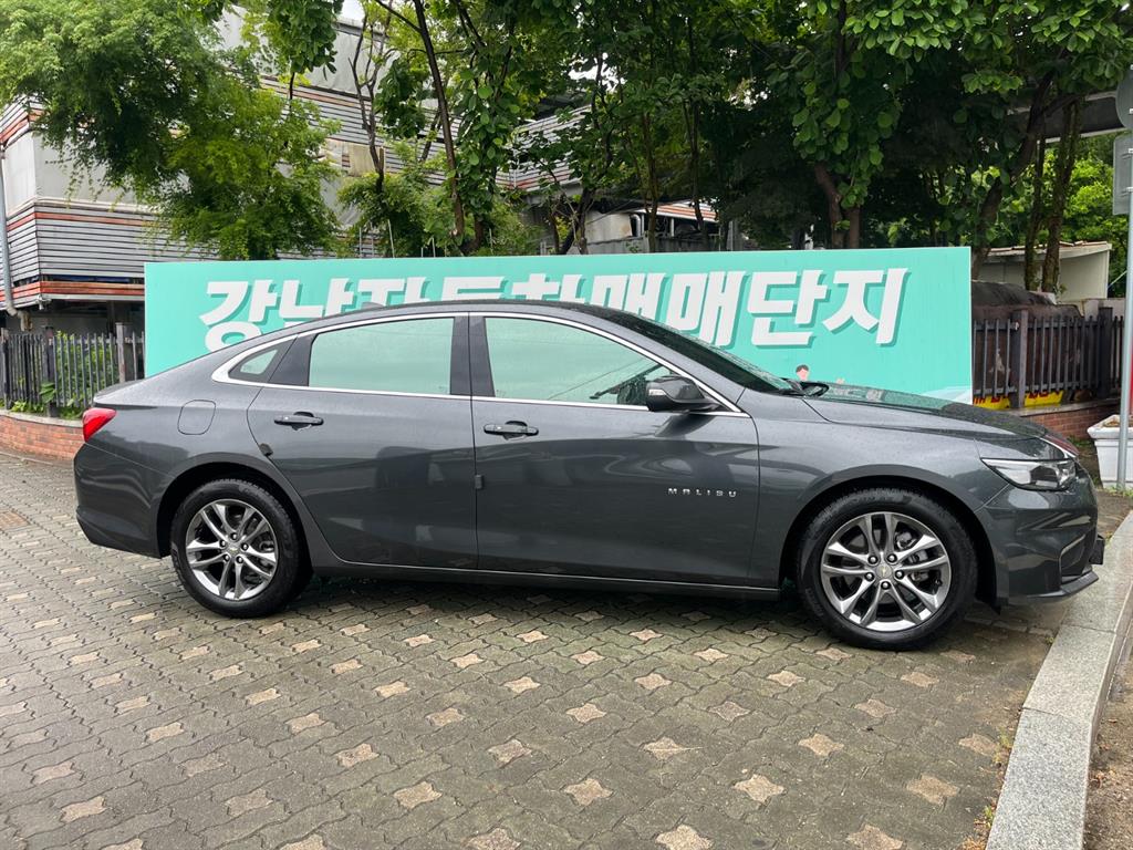Chevrolet Malibu - Vista 3