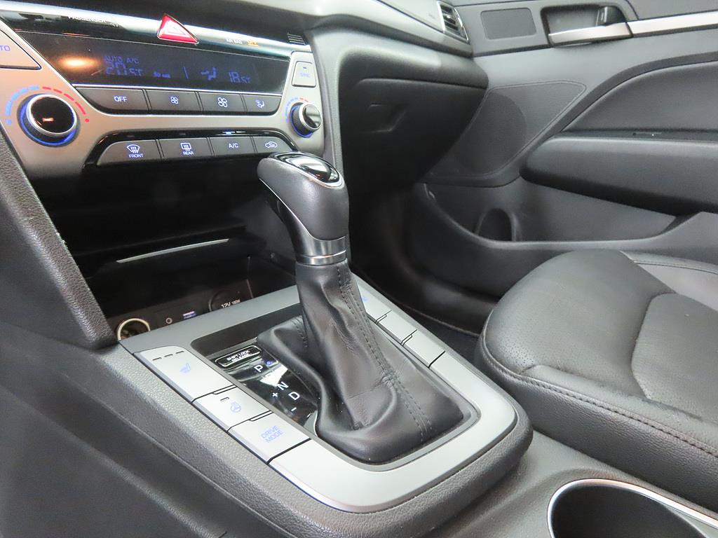 HYUNDAI Avante - Vista 11