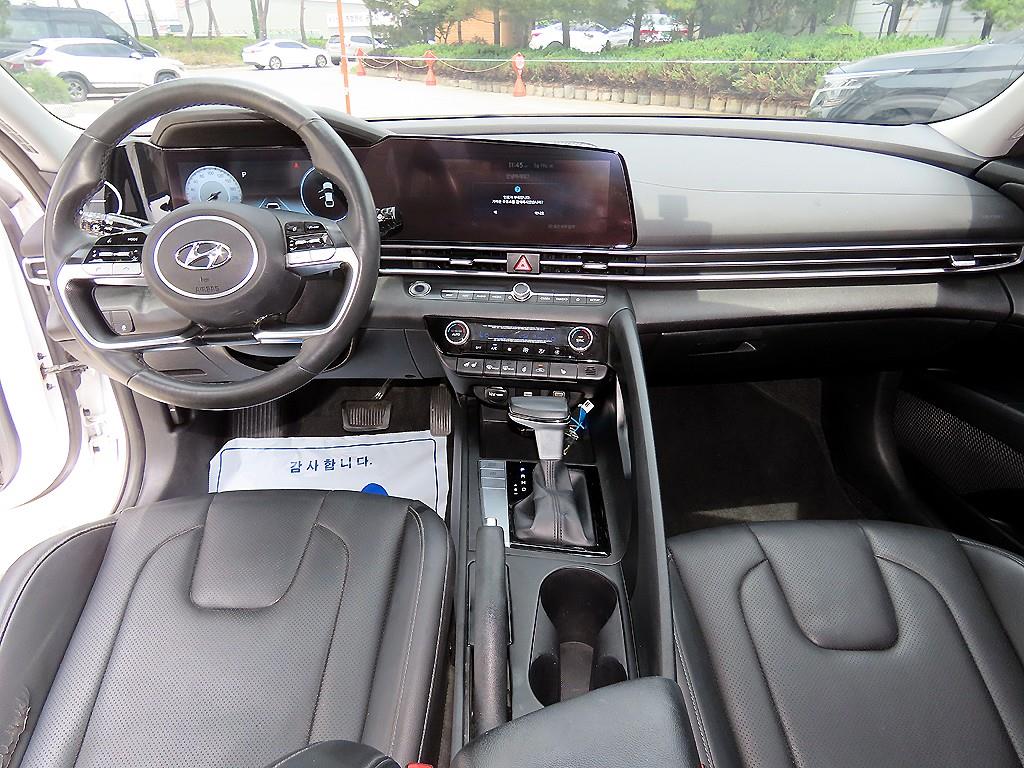 HYUNDAI Avante - Vista 7