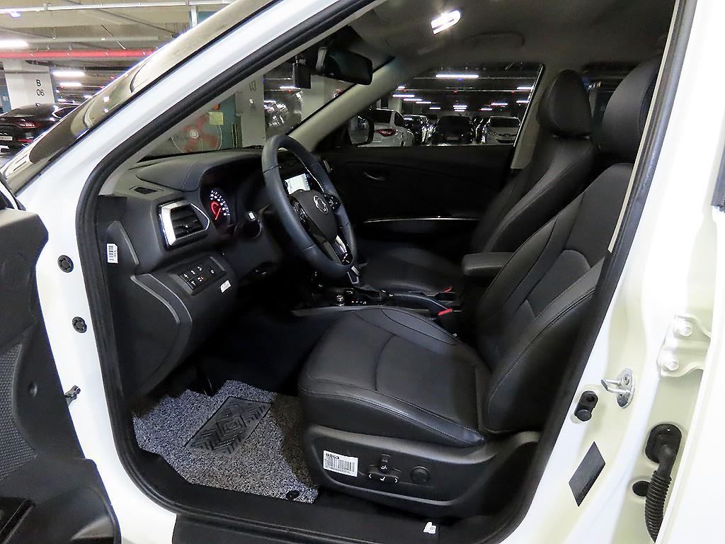 Ssangyong Tivoli - Vista 6