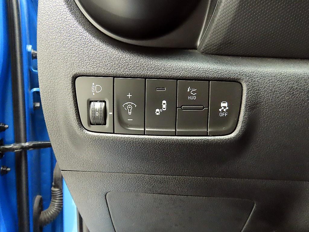 HYUNDAI Kona - Vista 12