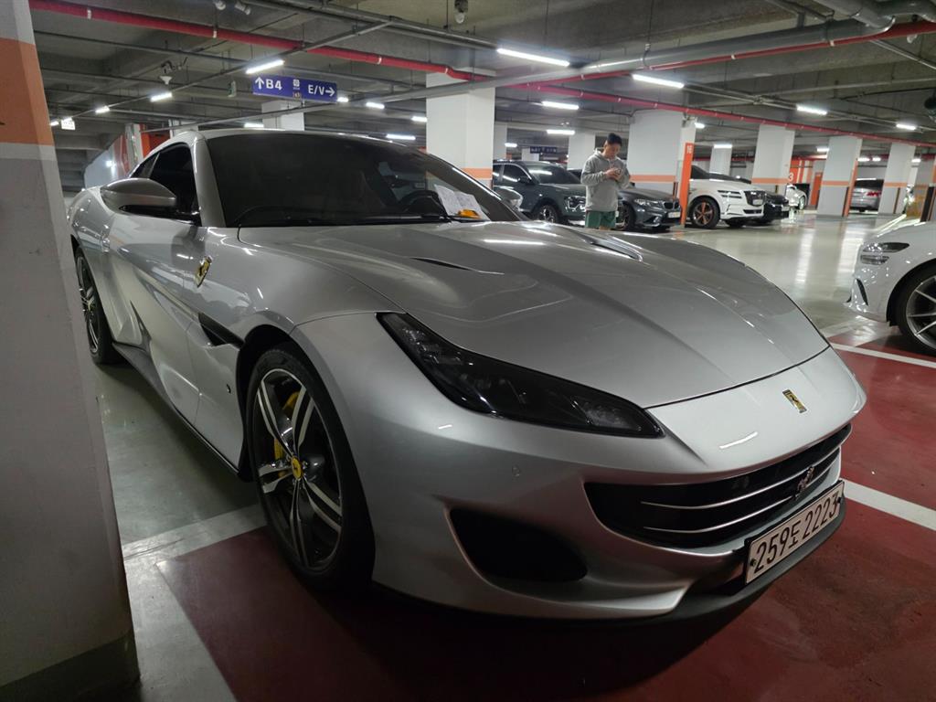 Ferrari Portofino - Vista 3