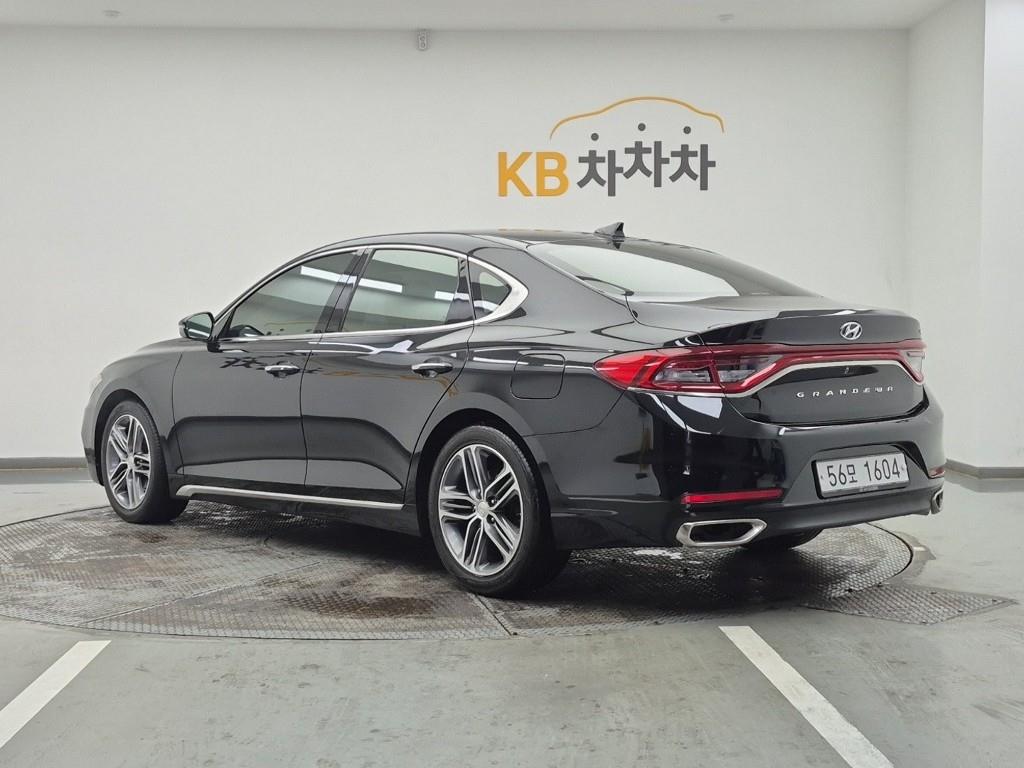 HYUNDAI Grandeur - Vista 3