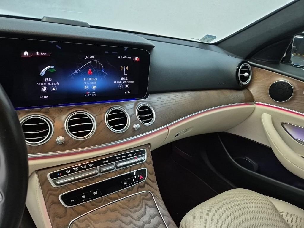 Mercedes Benz E class - Vista 10