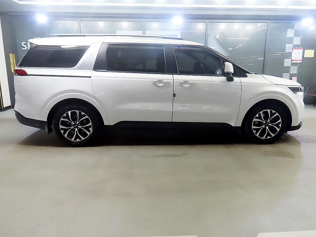 KIA Carnival - Vista 3