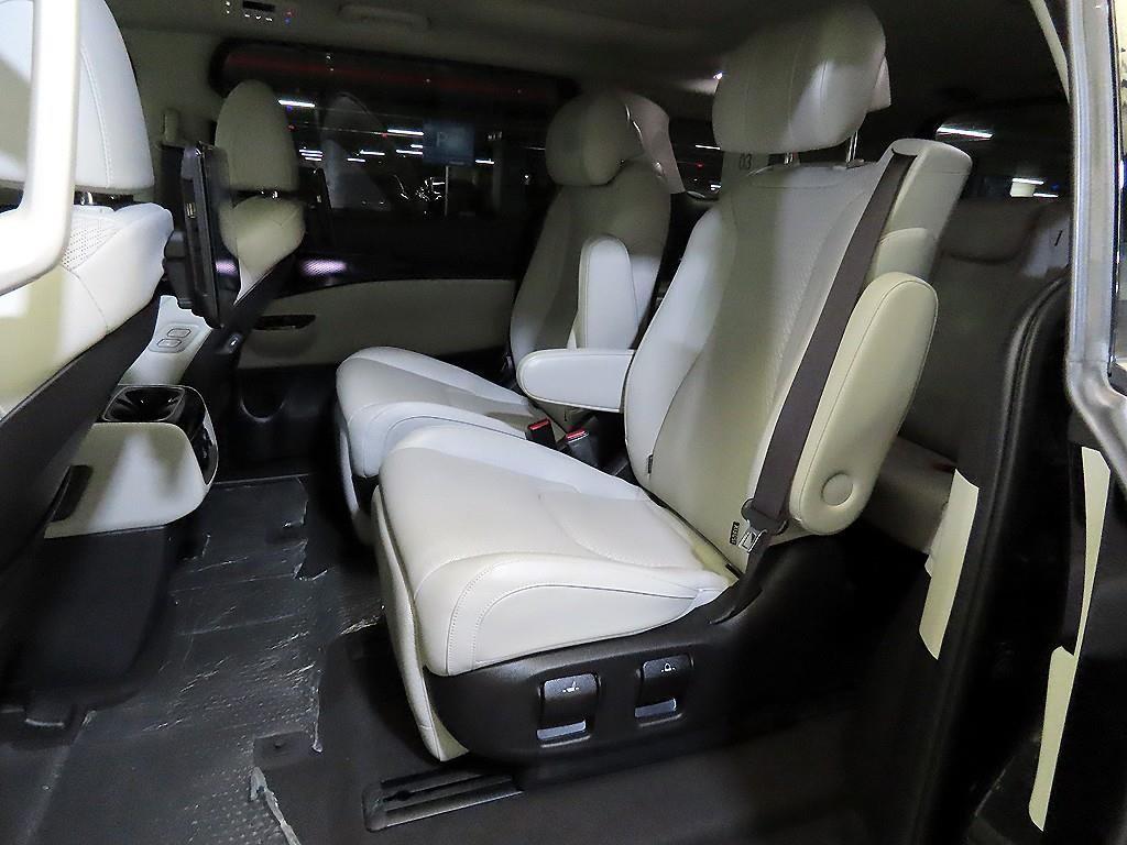 KIA Carnival - Vista 7