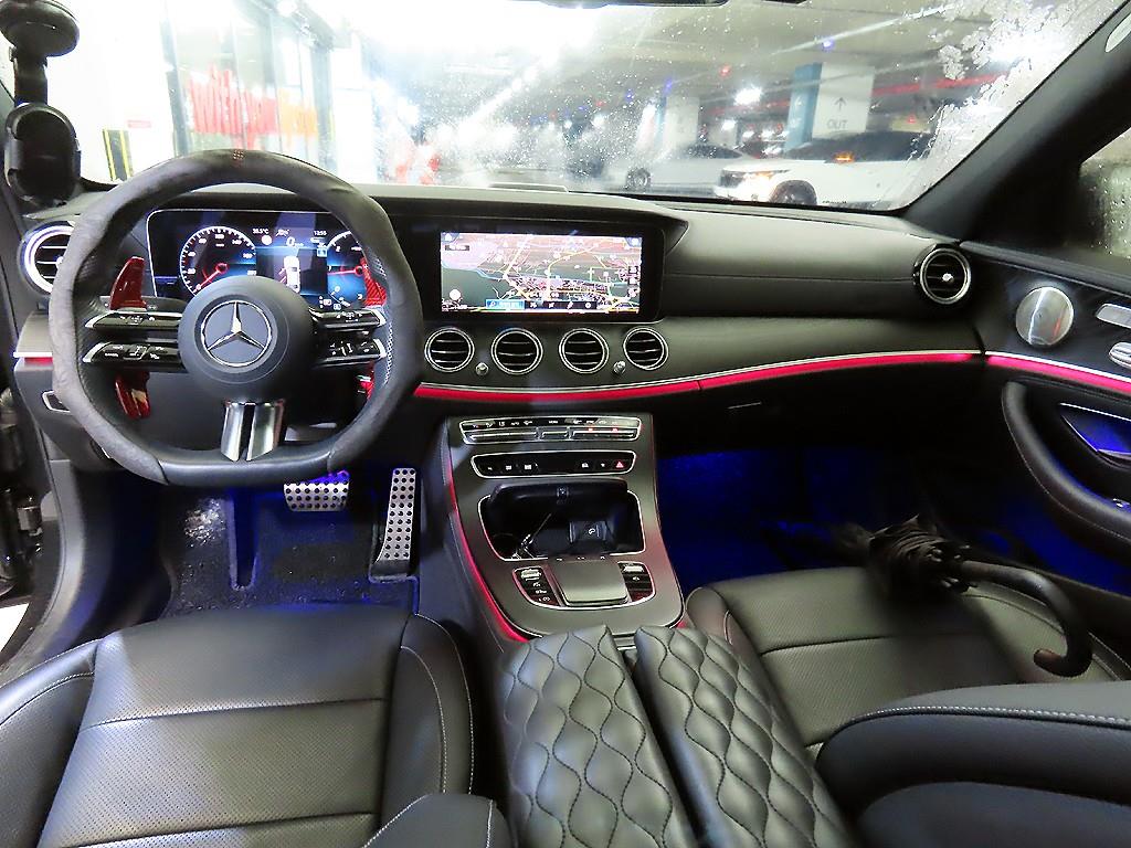 Mercedes Benz E class - Vista 10