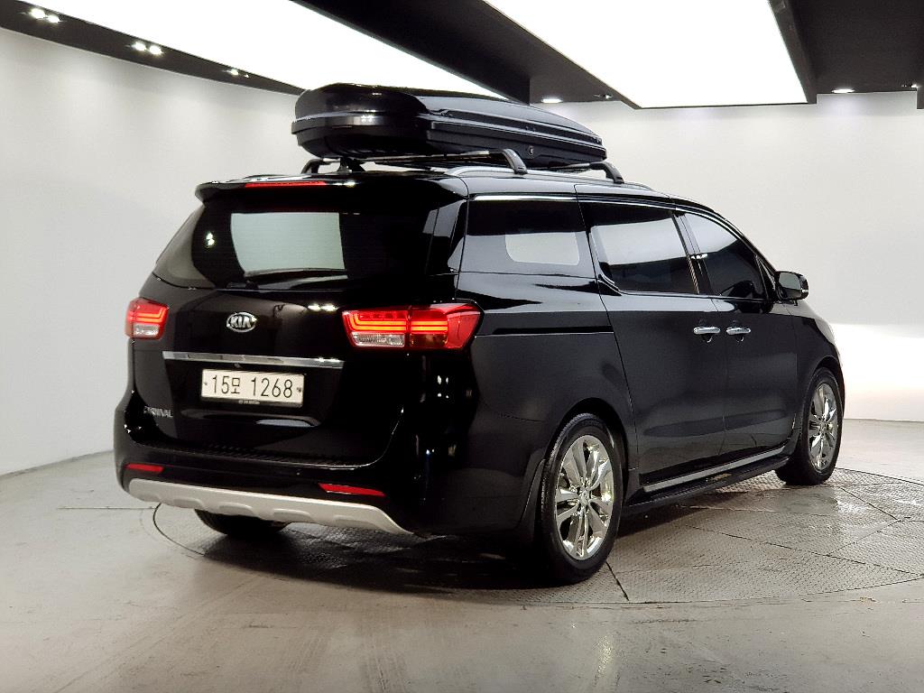 KIA Carnival - Vista 4