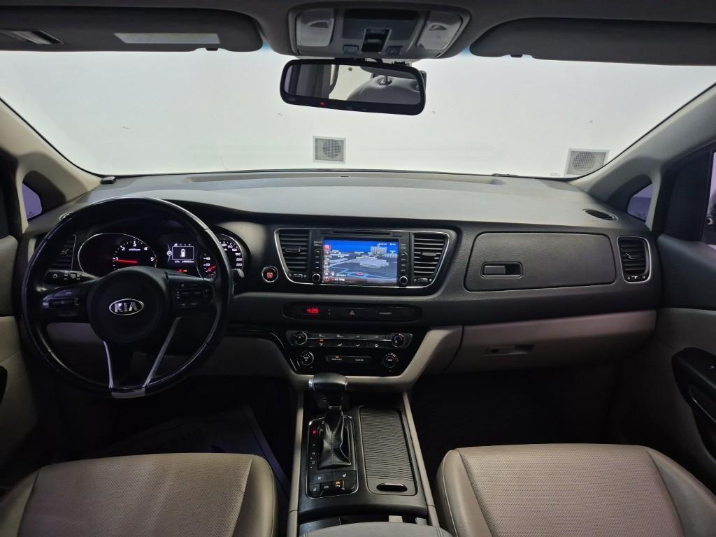 KIA Carnival - Vista 7