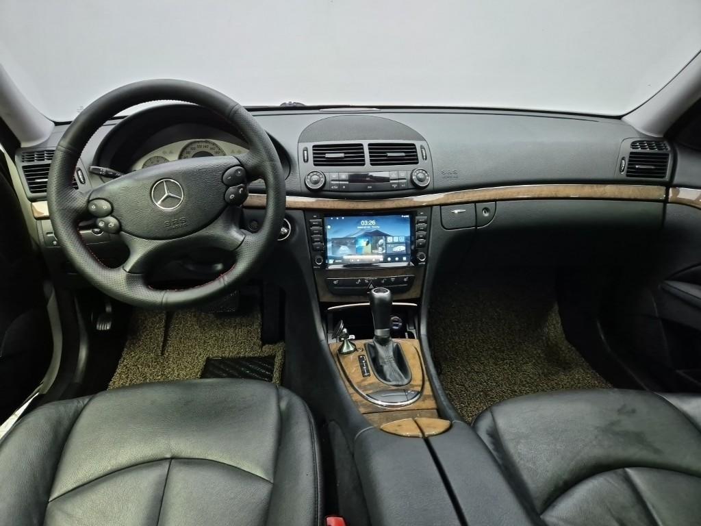 Mercedes Benz E class - Vista 7