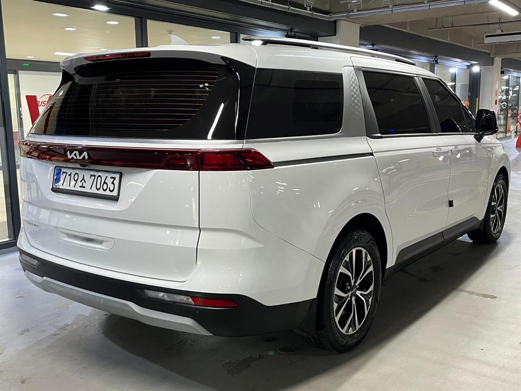 KIA Carnival - Vista 4