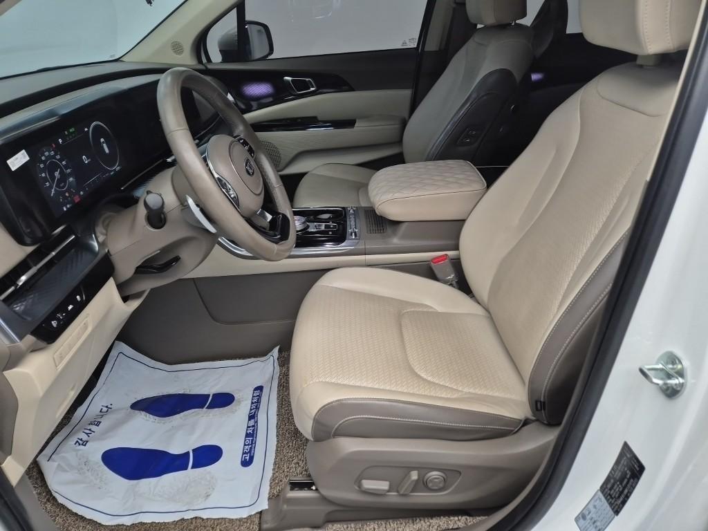 KIA Carnival - Vista 11