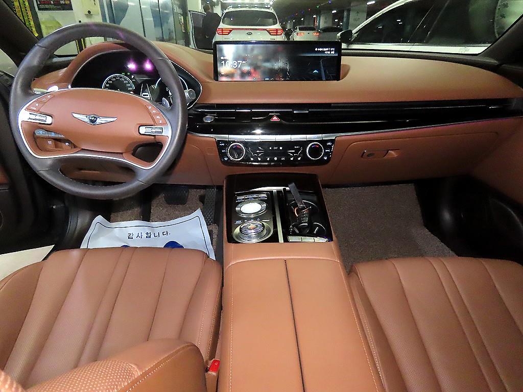 Genesis G80 - Vista 10