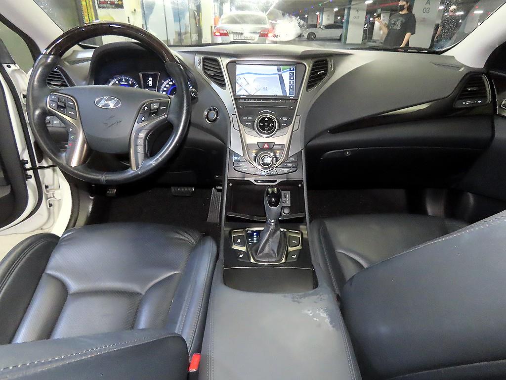 HYUNDAI Grandeur - Vista 10