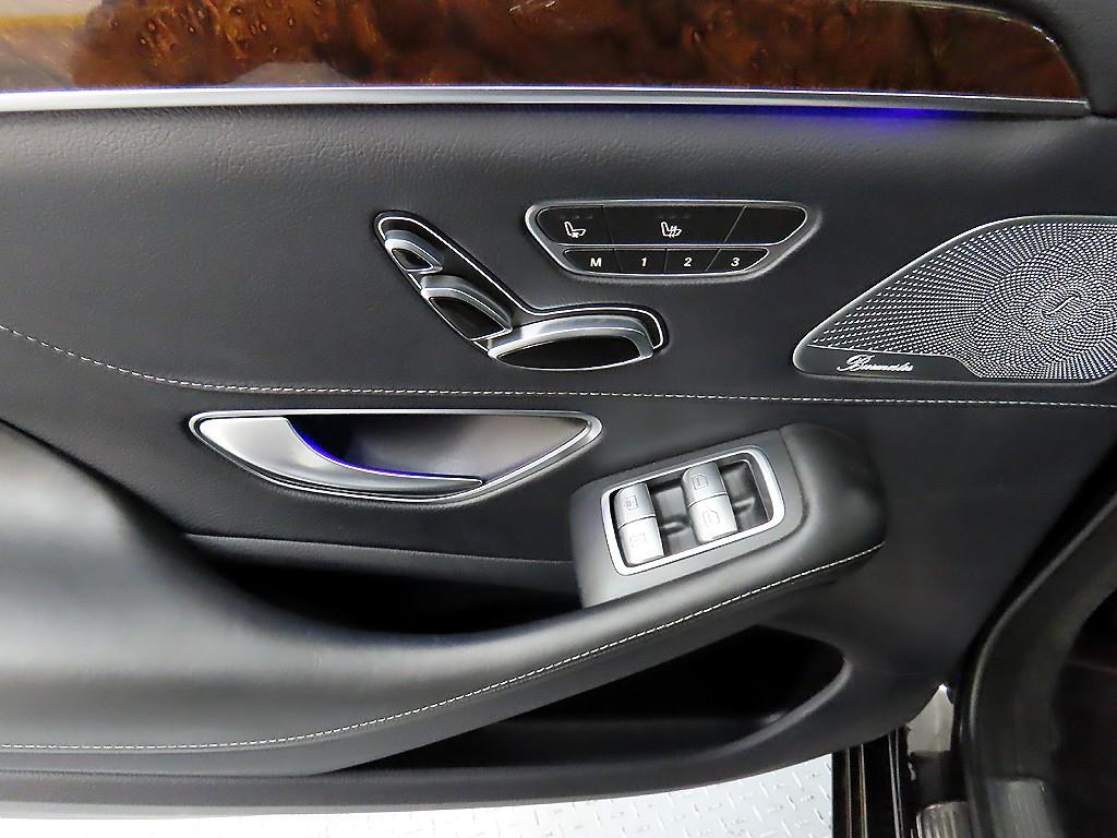 Mercedes Benz S Class - Vista 12