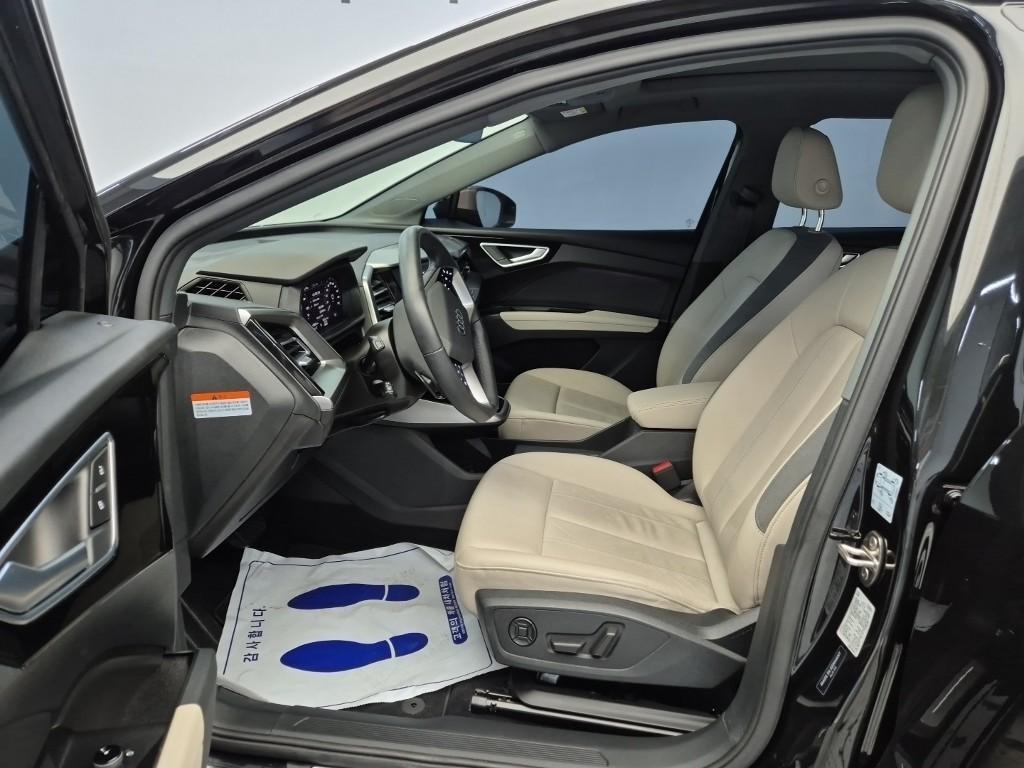 Audi Q4 - Vista 11