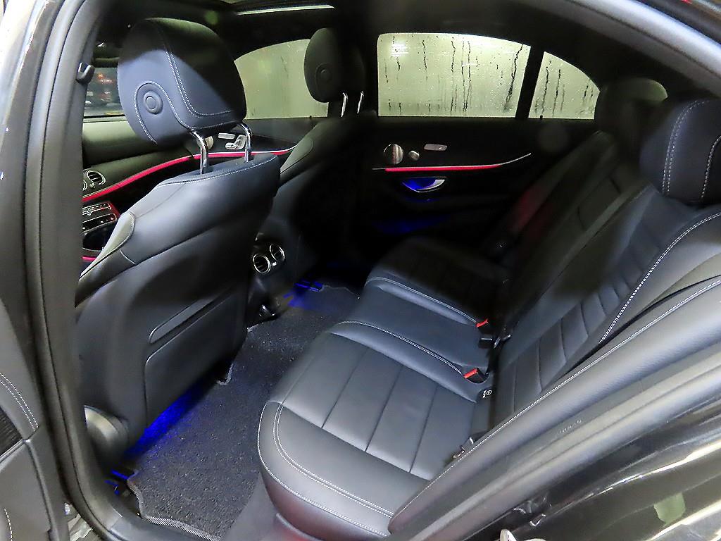 Mercedes Benz E class - Vista 7
