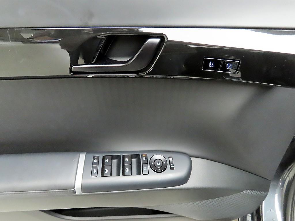 HYUNDAI Grandeur - Vista 11