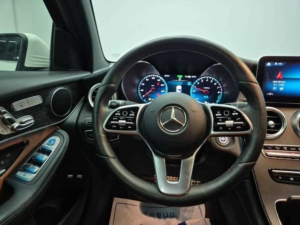 Mercedes Benz GLC Class - Vista 9