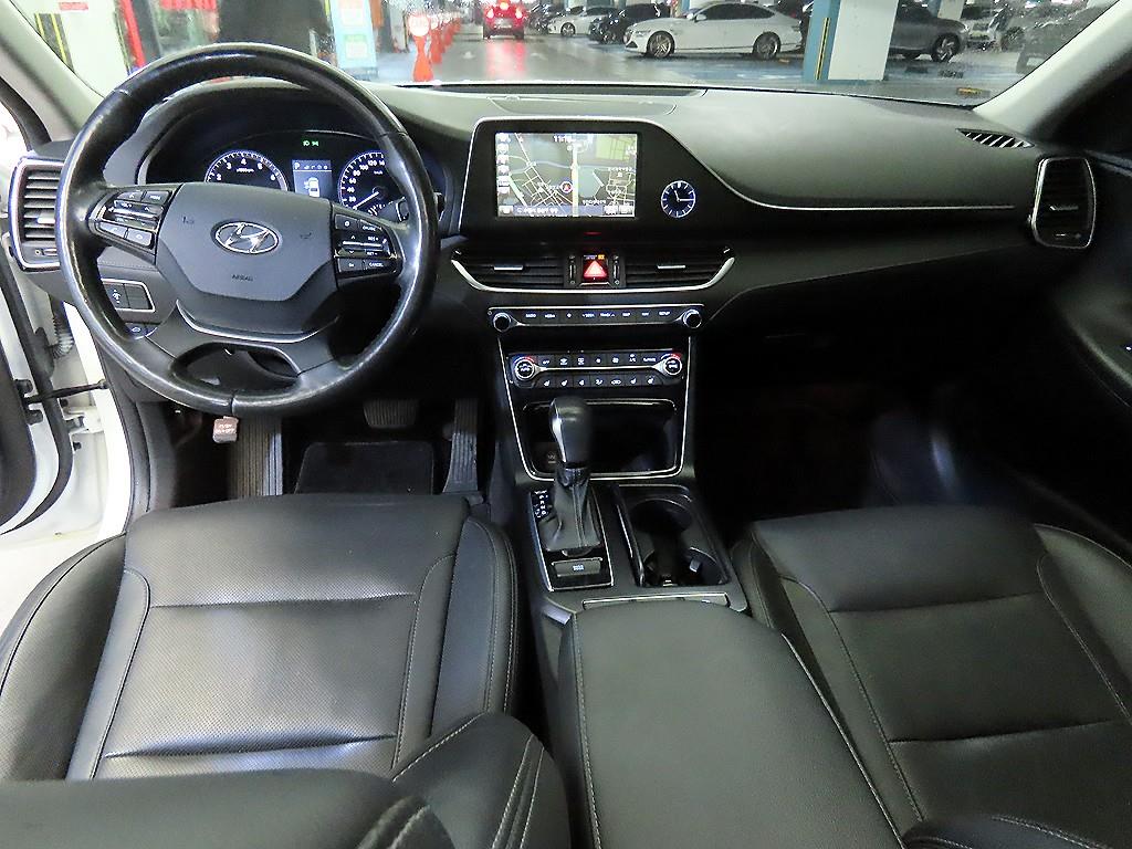HYUNDAI Grandeur - Vista 10