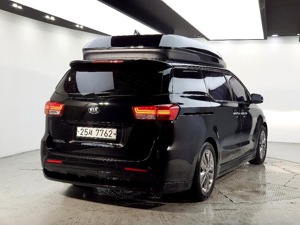 KIA Carnival - Vista 4