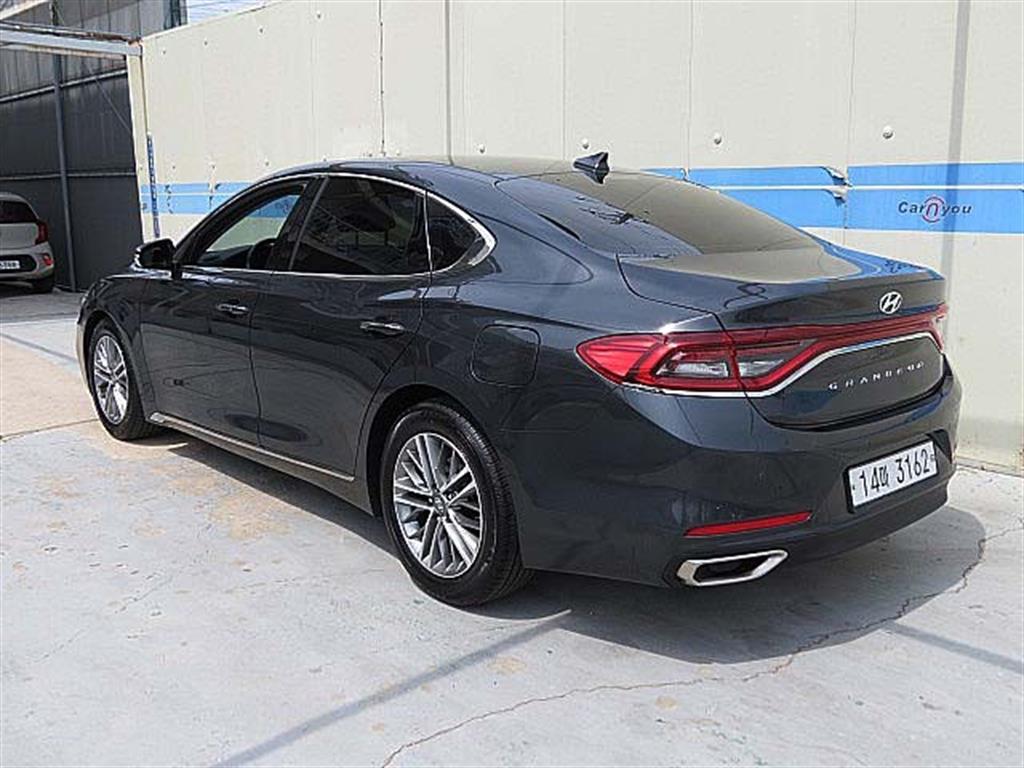 HYUNDAI Grandeur - Vista 7