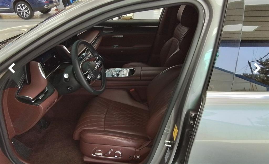 Genesis G90 - Vista 6