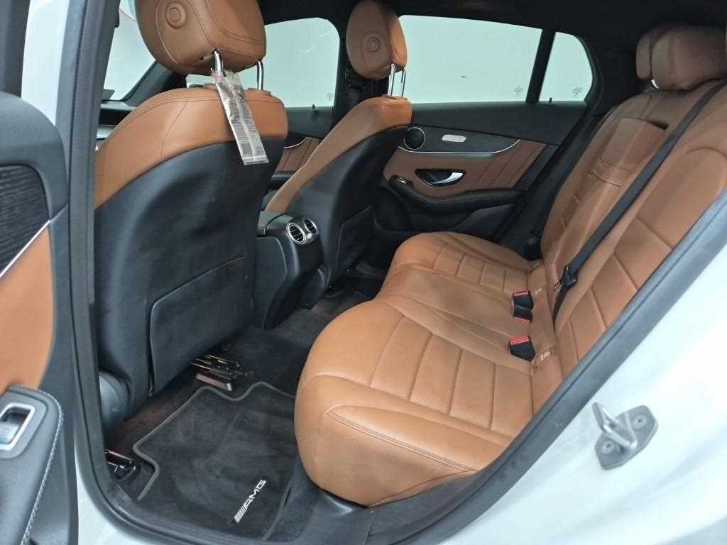 Mercedes Benz GLC Class - Vista 12