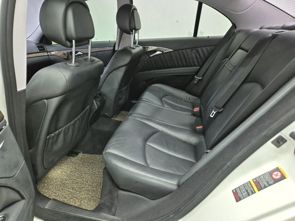 Mercedes Benz E class - Vista 12
