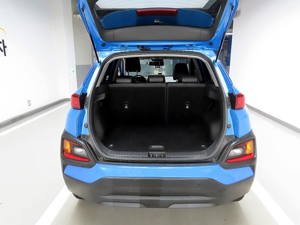HYUNDAI Kona - Vista 5