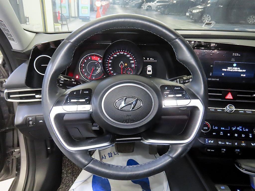 HYUNDAI Avante - Vista 8