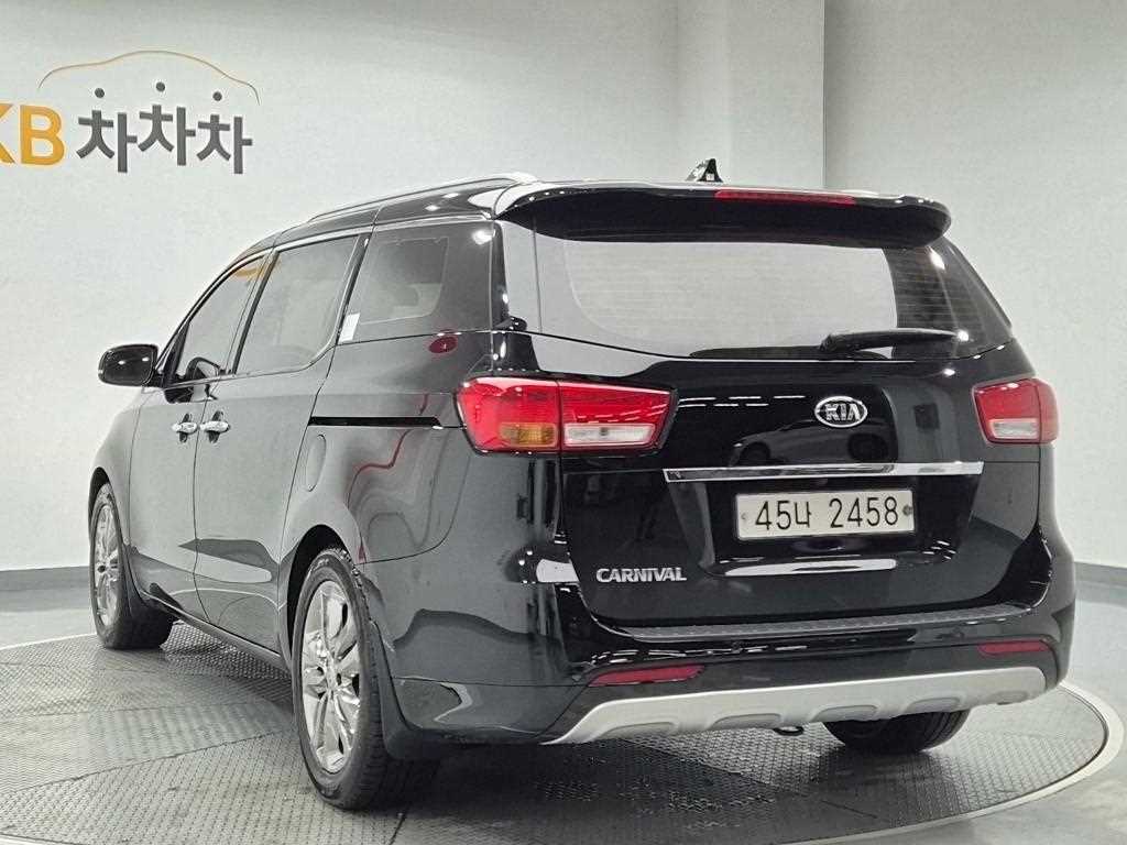 KIA Carnival - Vista 2
