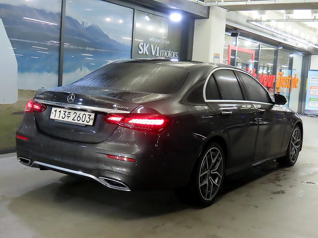 Mercedes Benz E class - Vista 4