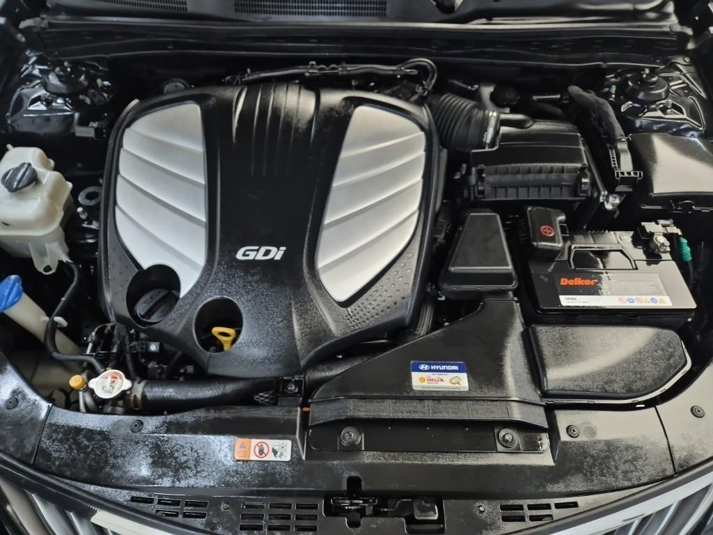 HYUNDAI Grandeur - Vista 5