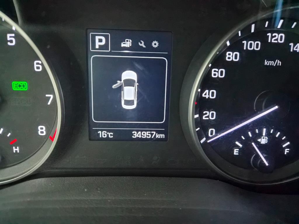 HYUNDAI Avante - Vista 12