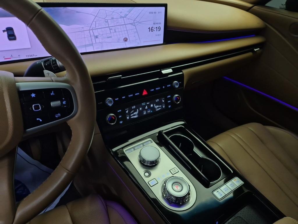 Genesis G80 - Vista 8