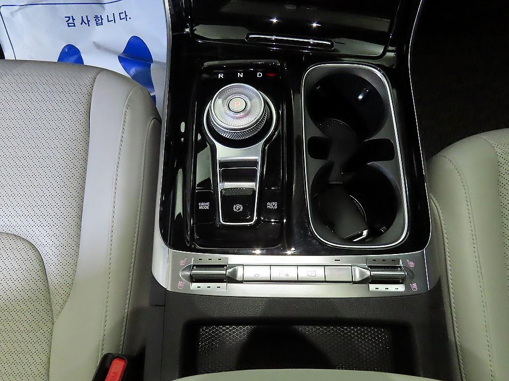 KIA Carnival - Vista 12