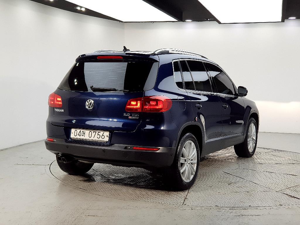 Volkswagen Tiguan - Vista 4